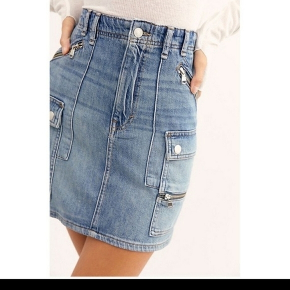Free People Avenue‎ Mini Jean Skirt Icon Wash

Visi - Picture 3 of 6